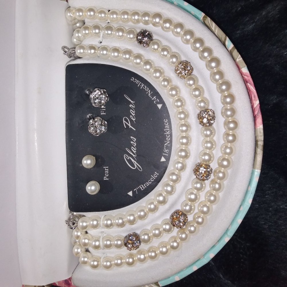 Glass pearl jewelry set